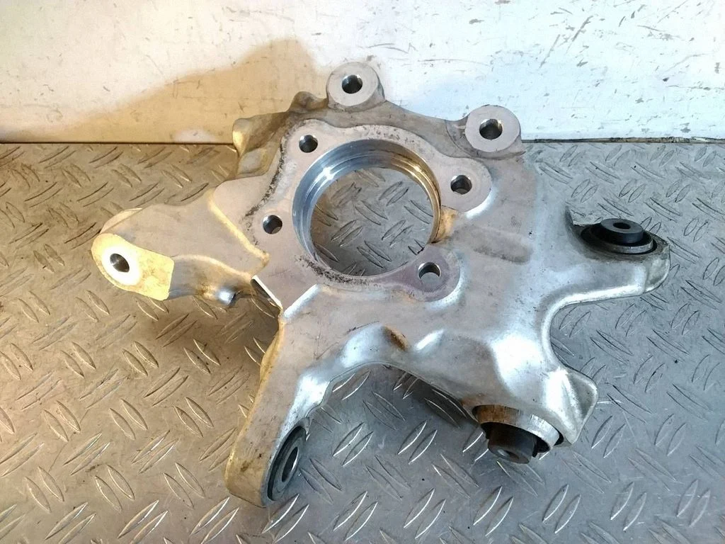Rear wheel hub – Lexus RX 450H (2016-)