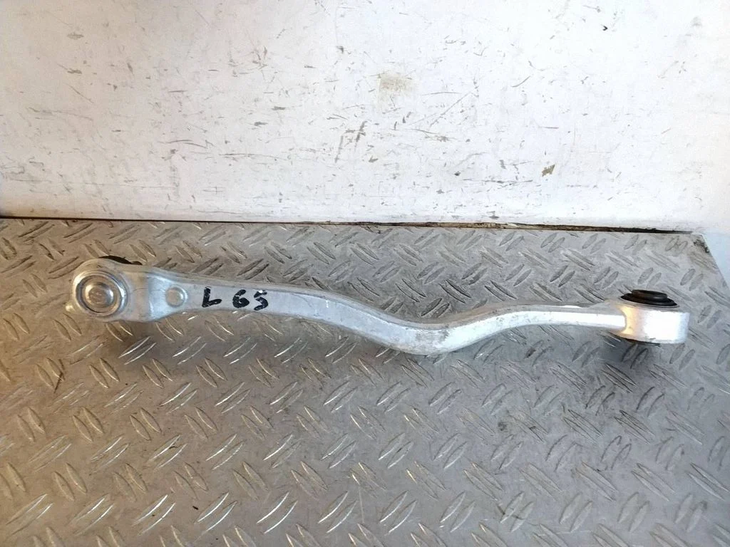 Rear control arm – rear right