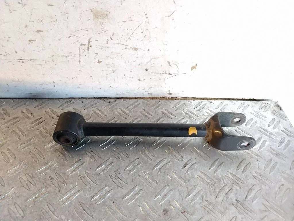 Rear control arm – Lexus IS III XE30 (2013-2020)