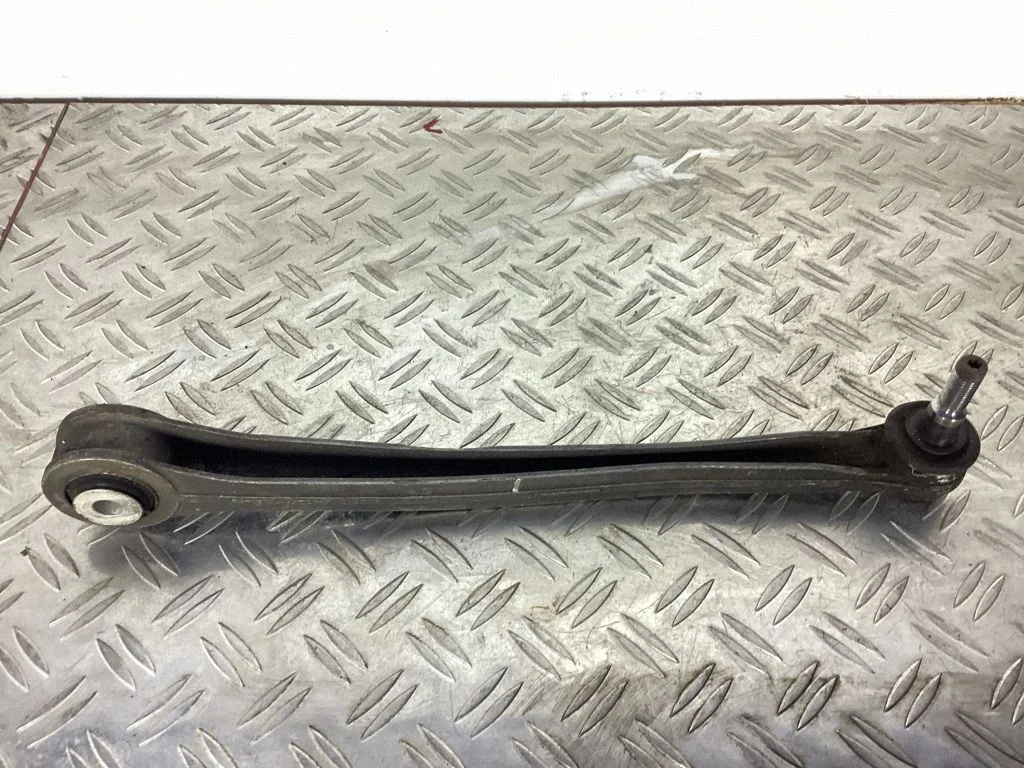 Tagumine ülemine õõtshoob – Porsche 911 997 (2004-2013)