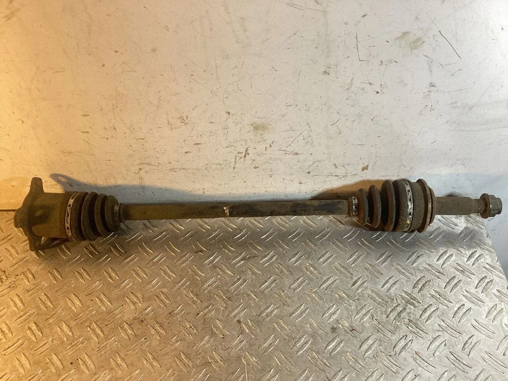 Rear driveshaft – right