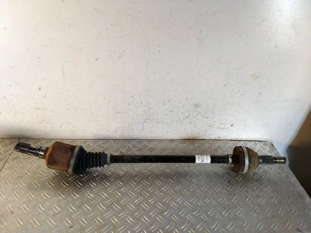 Rear driveshaft – Tesla Model Y (2020-)