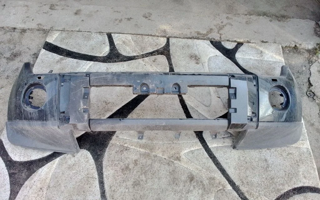 Front bumper 6400A412