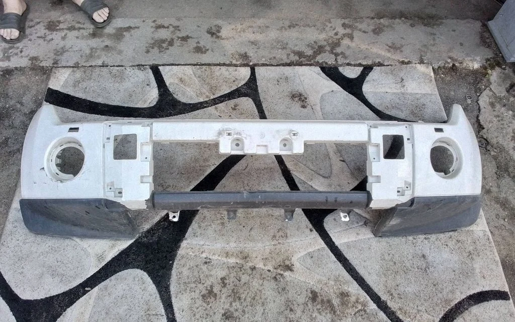 Front bumper 6400A412