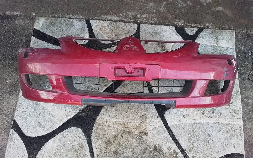 Front bumper MN125451