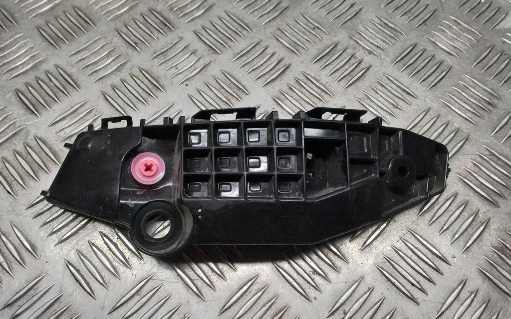 Front bumper mounting bracket – Toyota RAV 4 (XA50) (2018-)