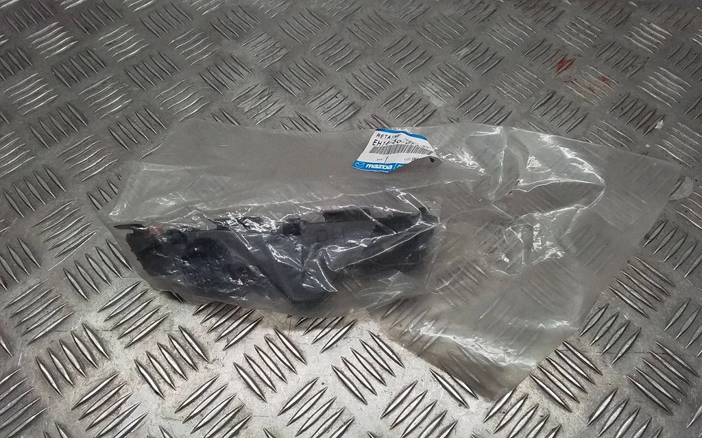 Front bumper mounting bracket EH14500T1A