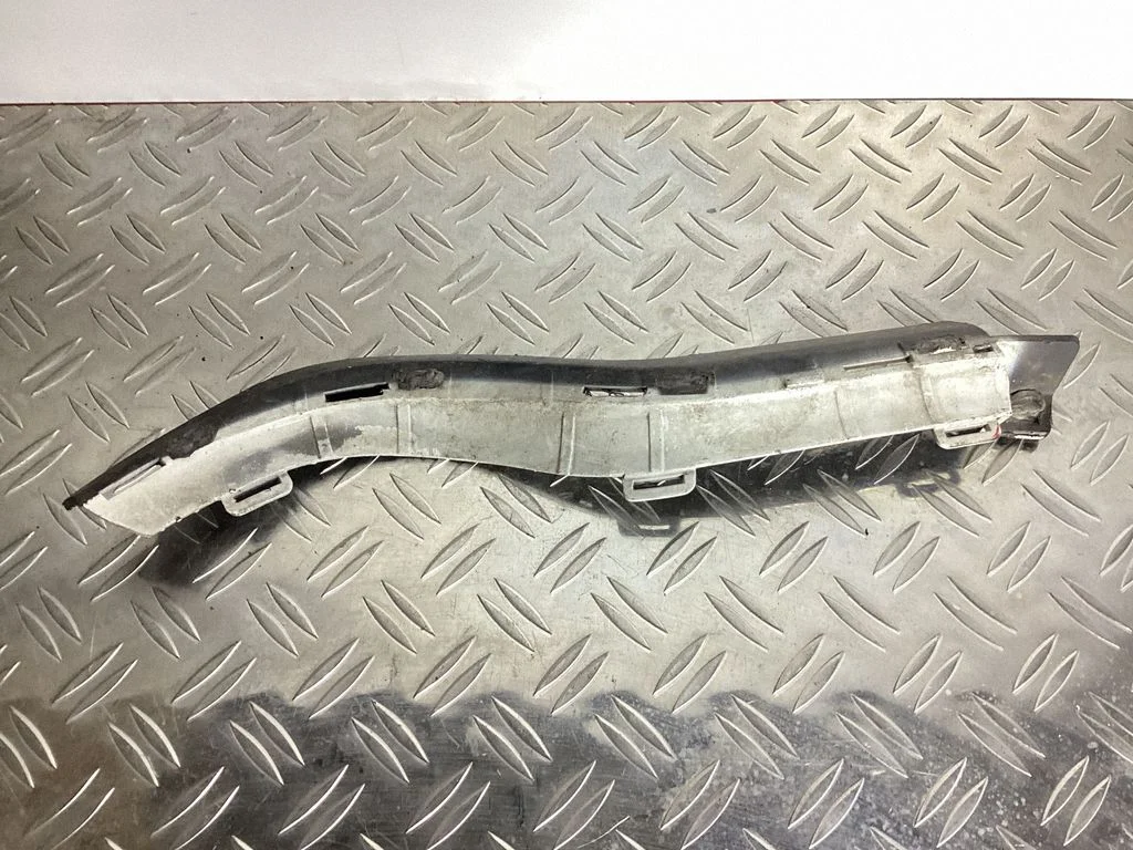 Front bumper mounting bracket 99650553903