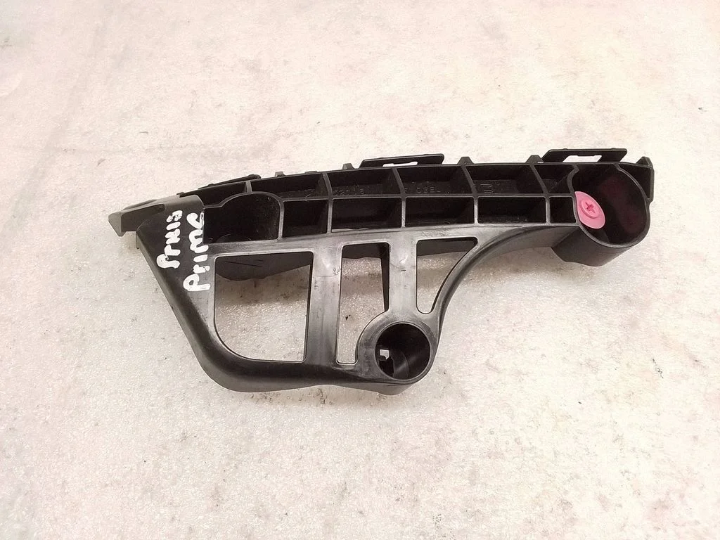 Front bumper mounting bracket 5211647070