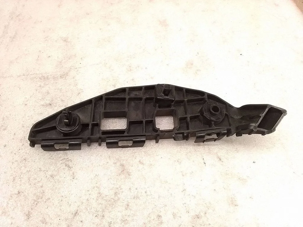 Front bumper mounting bracket – Lexus RX III (2008-2015)