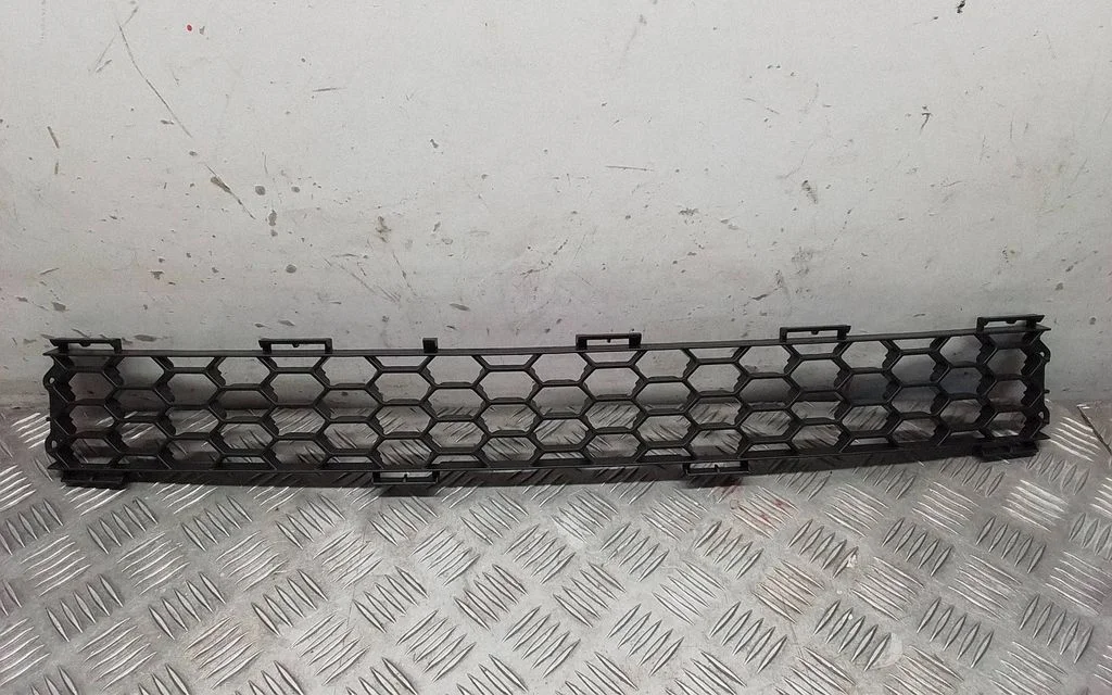 Kratka dolna zderzaka 5311252100 – Scion xA (2004-2006)