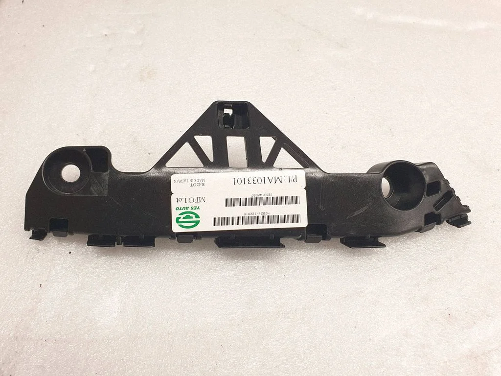 Front bumper mounting bracket – Mazda 3 II (2009-2013)