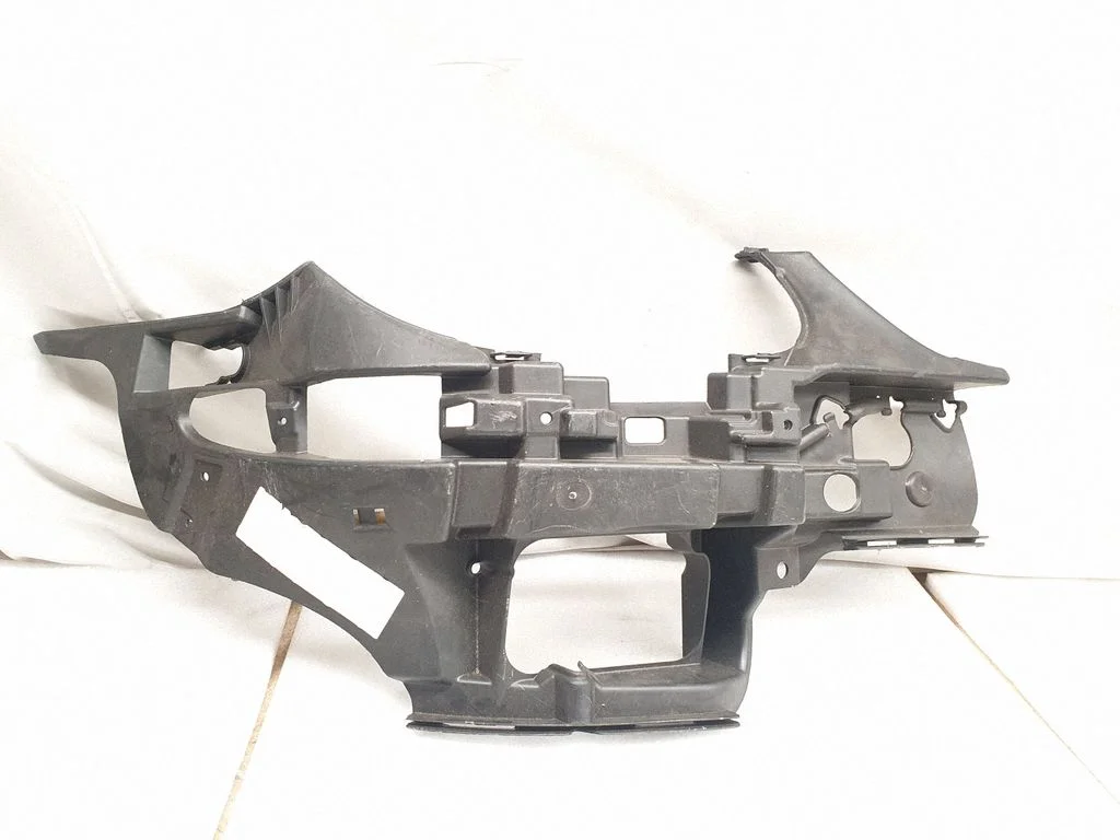 Front bumper mounting bracket A2308850465