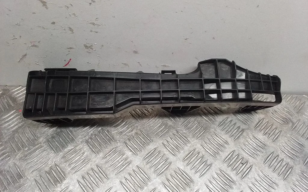 Front bumper mounting bracket 5211530130