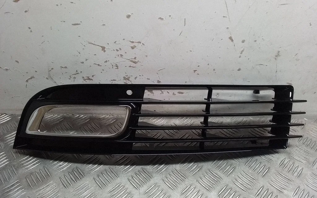 Front bumper lower grill 4E0807681