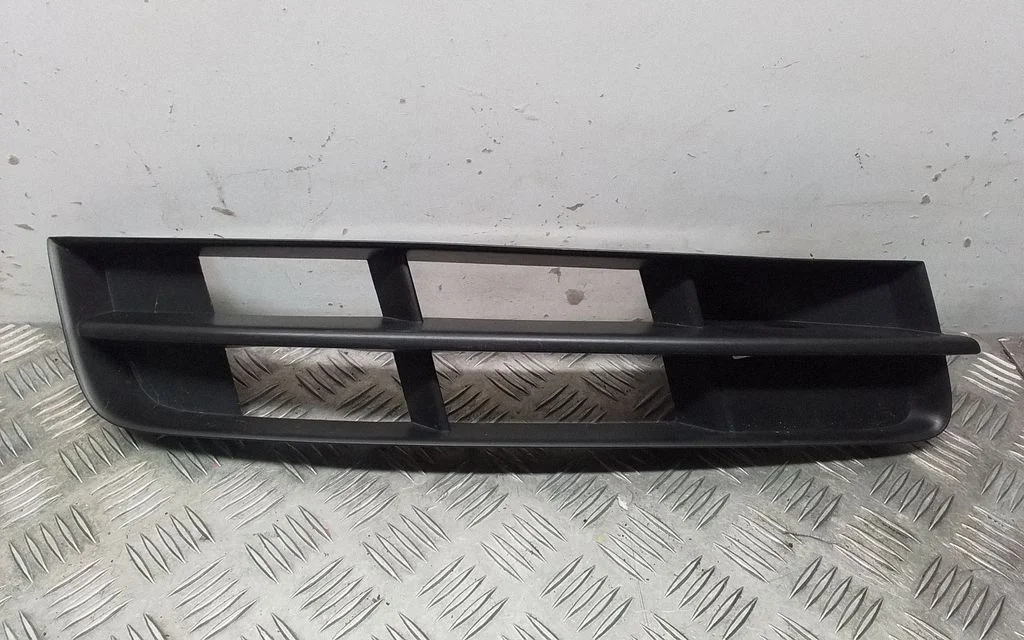 Front bumper lower grill 4L0807682B