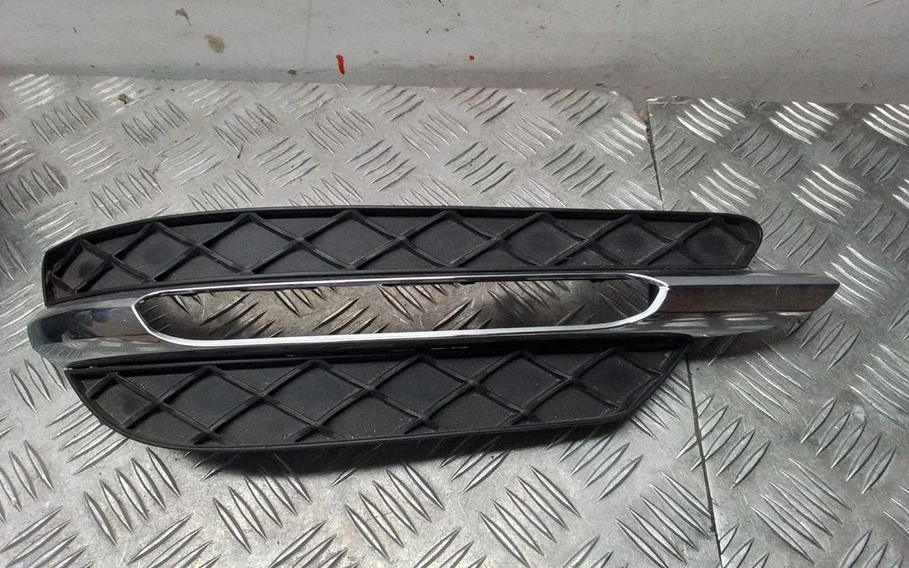 Front bumper lower grill A2048803224