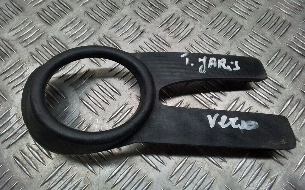 Kratka dolna zderzaka – Toyota Yaris Verso (1999-2005)