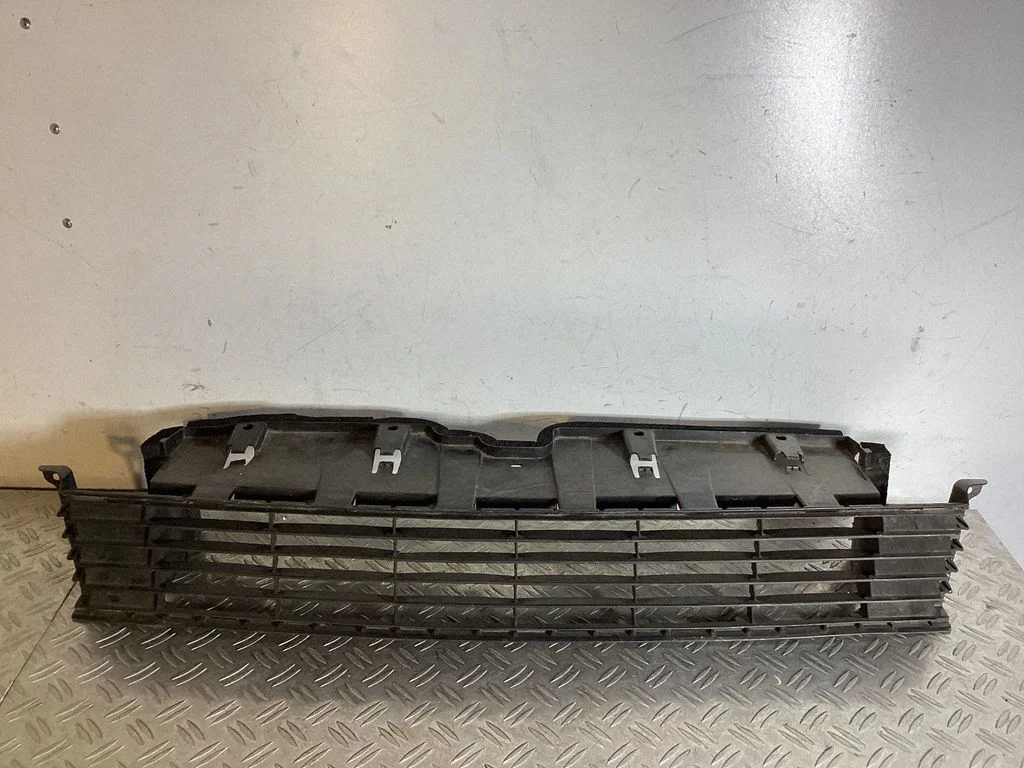 Front bumper lower grill 5311247050