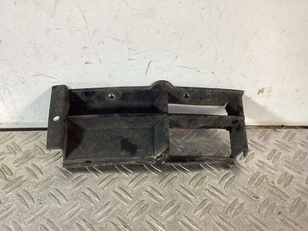 Front bumper lower grill – BMW 5 Series E39 (1996-2003)