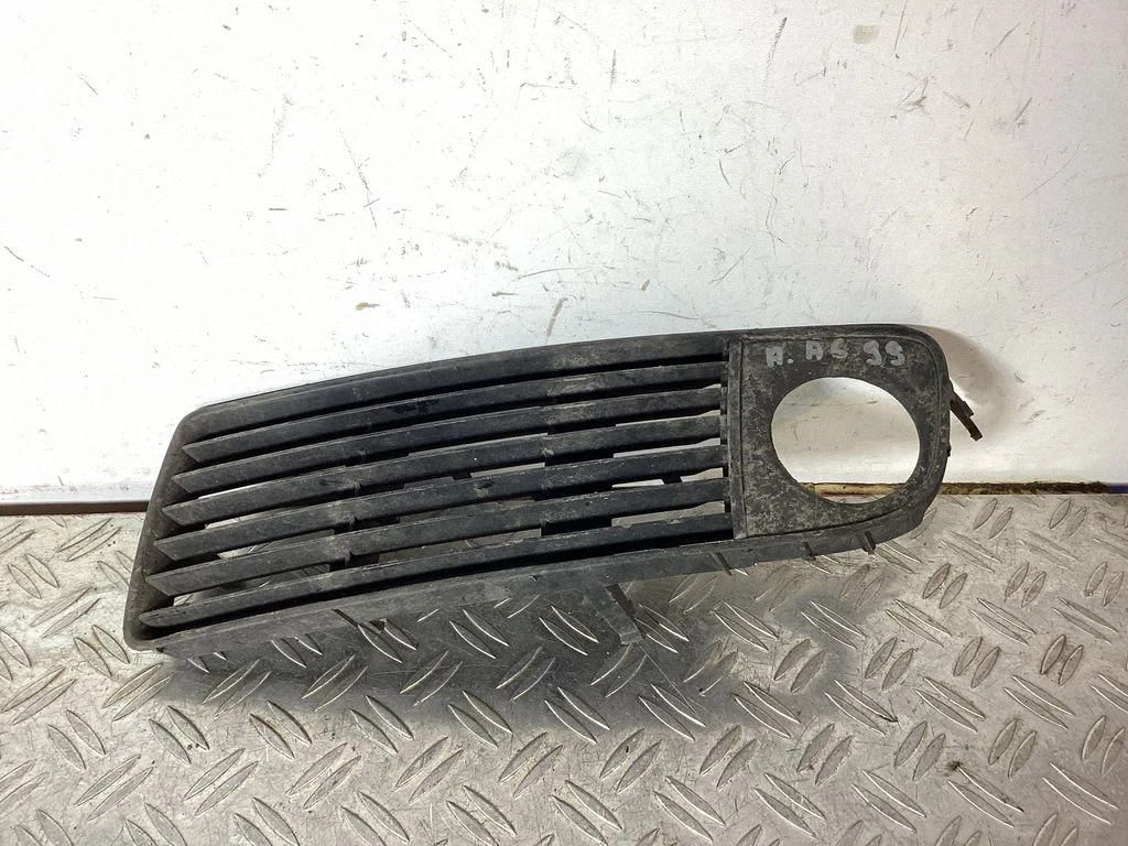 Kratka dolna zderzaka 4B0807681R