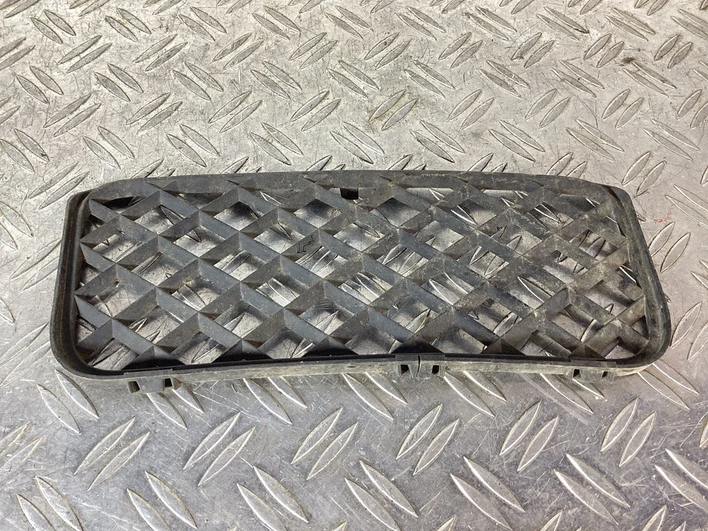 Front bumper lower grill 7L6853676