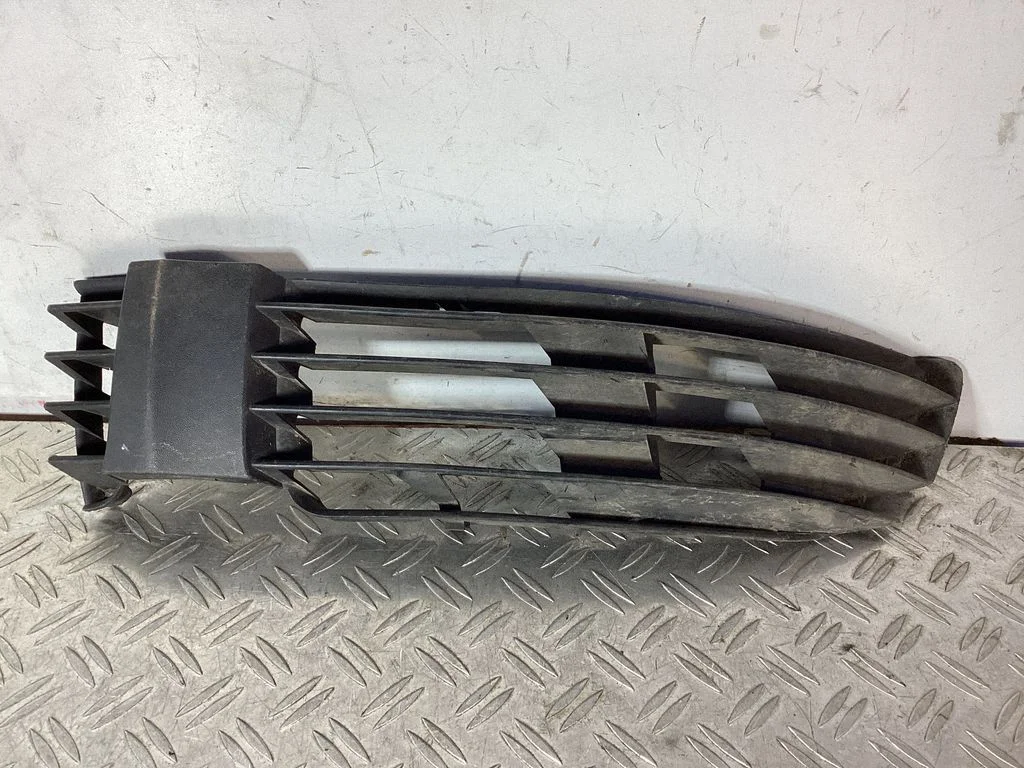 Front bumper lower grill 3B0853665H