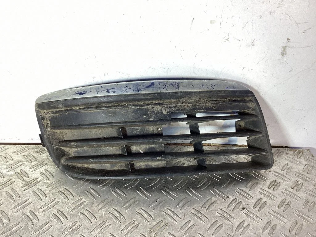 Front bumper lower grill – Volkswagen Golf Plus (2005-2013)