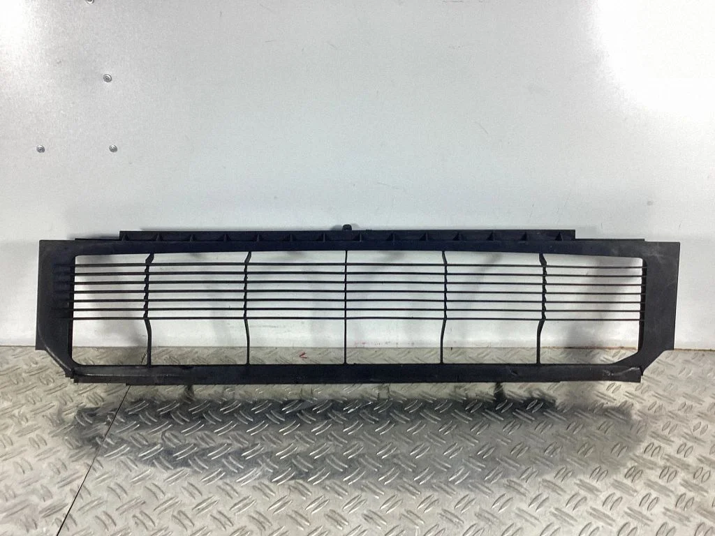 Kratka dolna zderzaka 105802200B