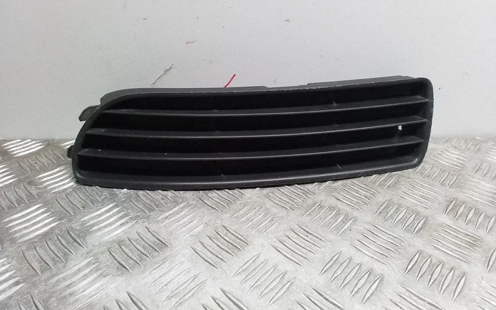 Front bumper lower grill 8D0807345
