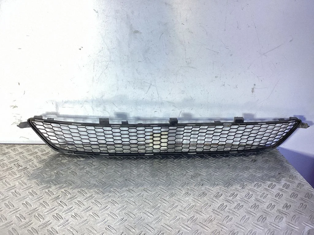 Kratka dolna zderzaka 5311253010