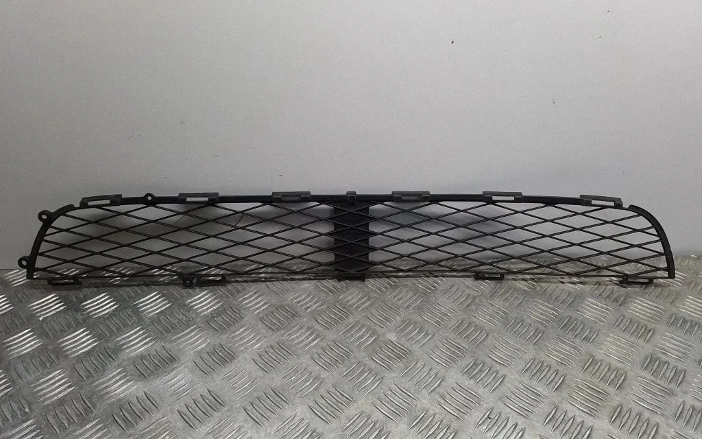 Front bumper lower grill – Toyota Yaris Verso (1999-2005)