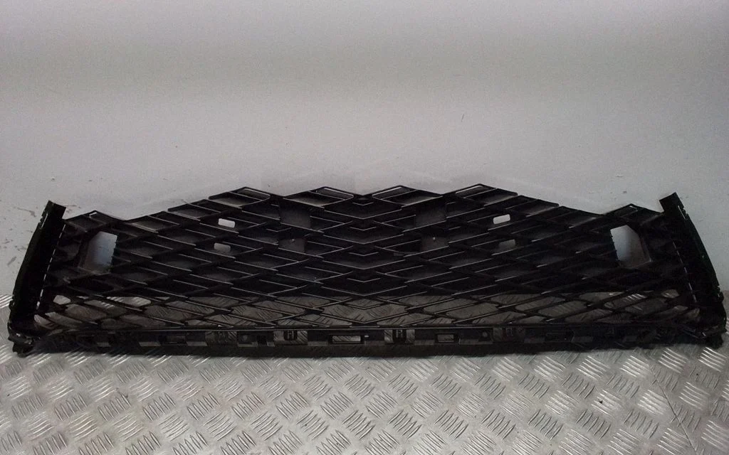 Front bumper lower grill – Lexus RX 450H (2016-)
