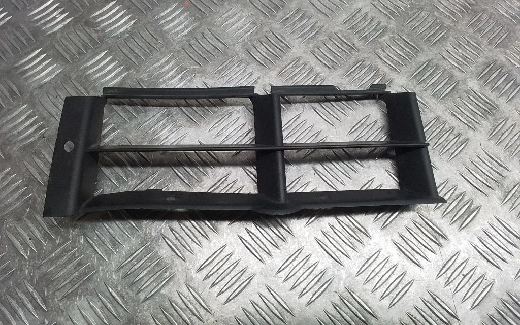 Front bumper lower grill – BMW 5 Series E39 (1996-2003)