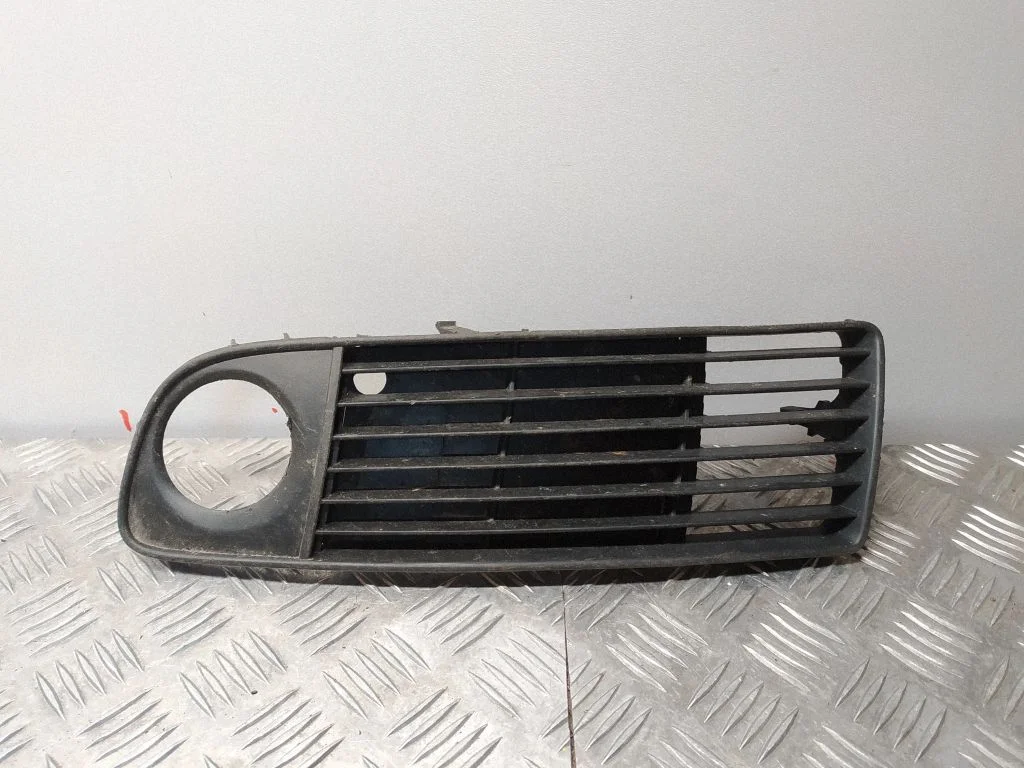 Kratka dolna zderzaka 4B0807681S