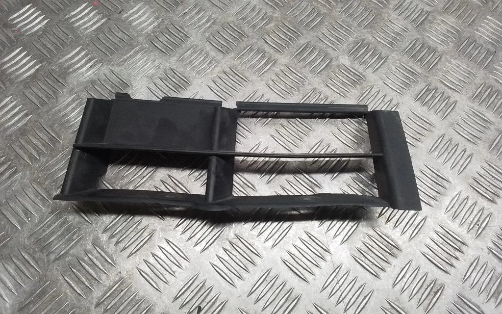 Front bumper lower grill – BMW 5 Series E39 (1996-2003)