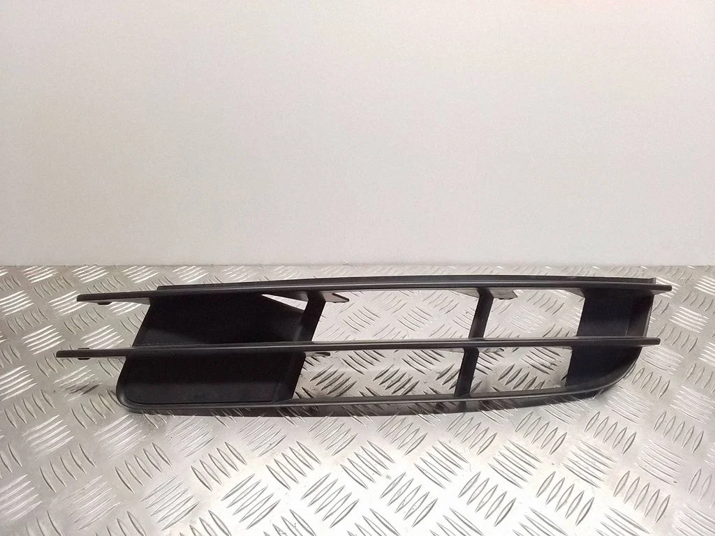 Esistange alumine võre (kolmeosaline) – Audi Q7 4L (2005-2015)
