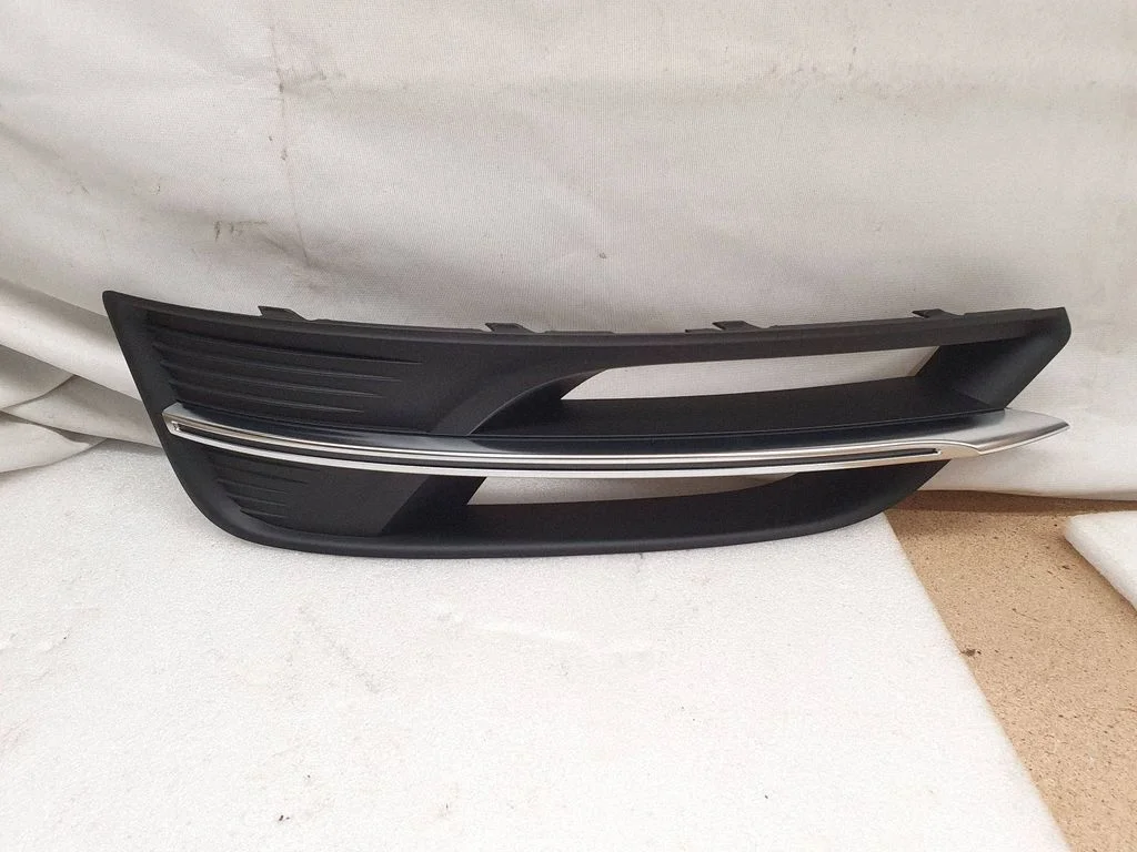 Esistange alumine võre (kolmeosaline) – Audi A8 S8 D4 4H (2010-2016)