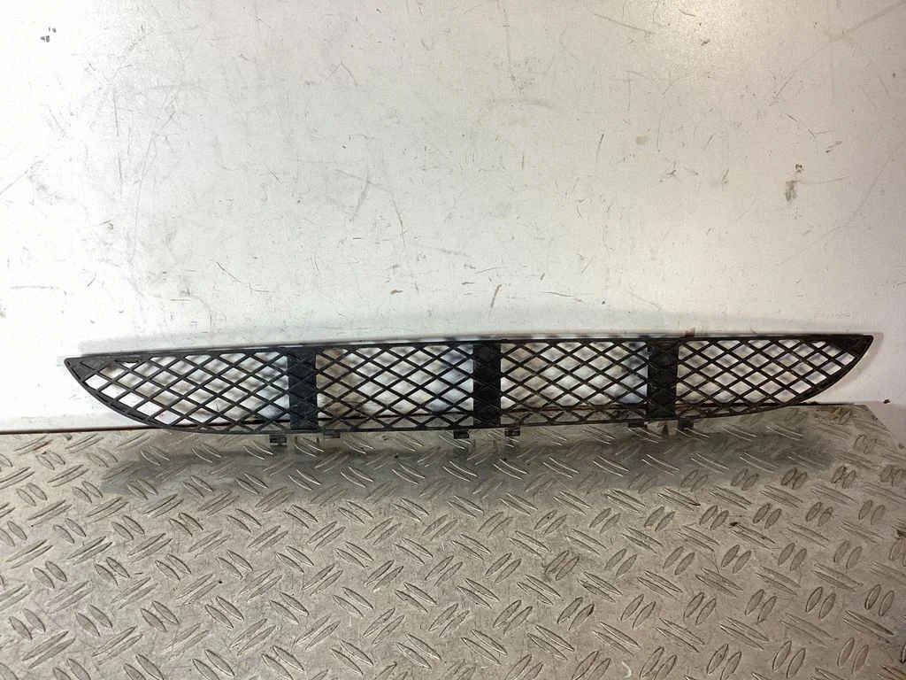 Front bumper lower grill – Mercedes-Benz E-Class W210 (1995-2002)