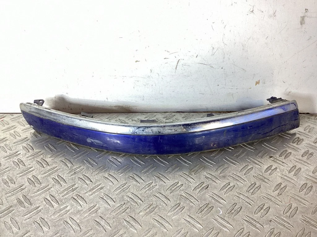 Listwa zderzaka przedniego – Volkswagen Passat B5 (1997-2000)