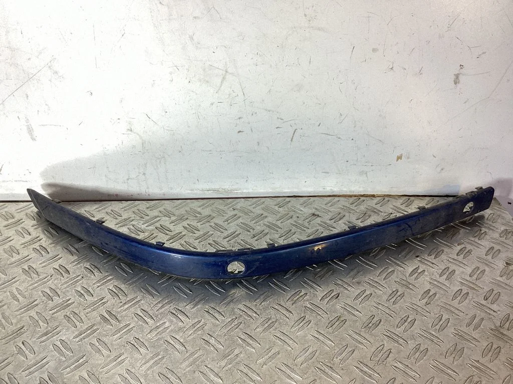 Listwa zderzaka przedniego – BMW Seria 5 E39 (1996-2003)