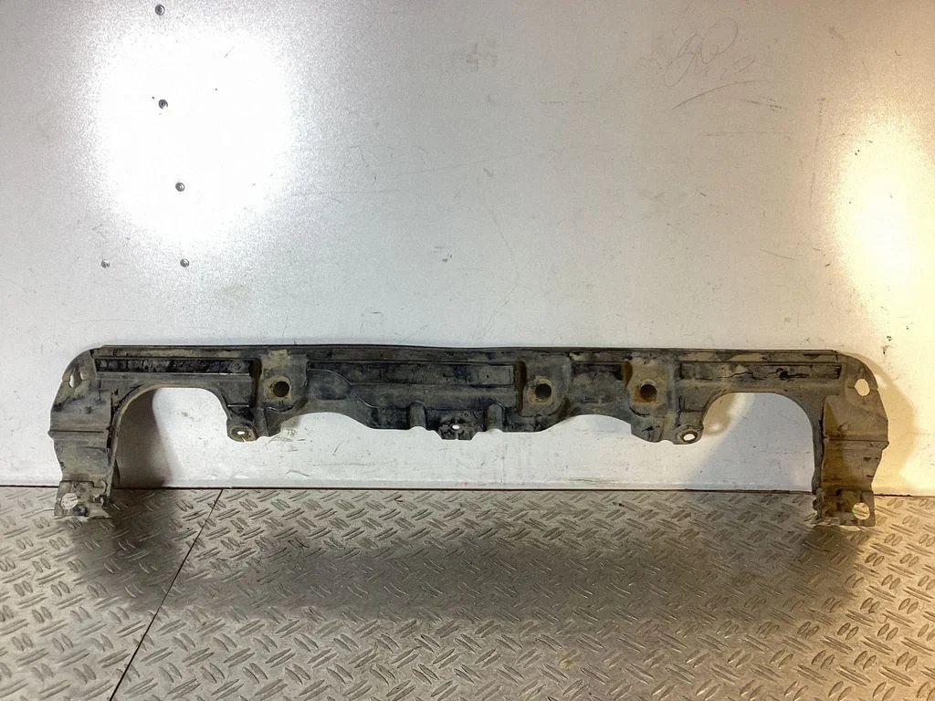 Listwa zderzaka przedniego – Toyota Hilux (AN120, AN130) (2015-2020)