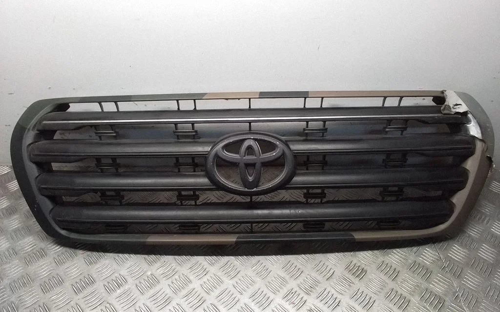 Front bumper upper radiator grill 5310160580