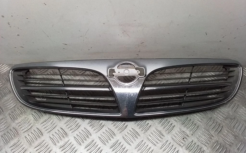 Esistange ülemine radiaatorivõre 623103Y510 – Nissan Maxima A34 (2003-2008)