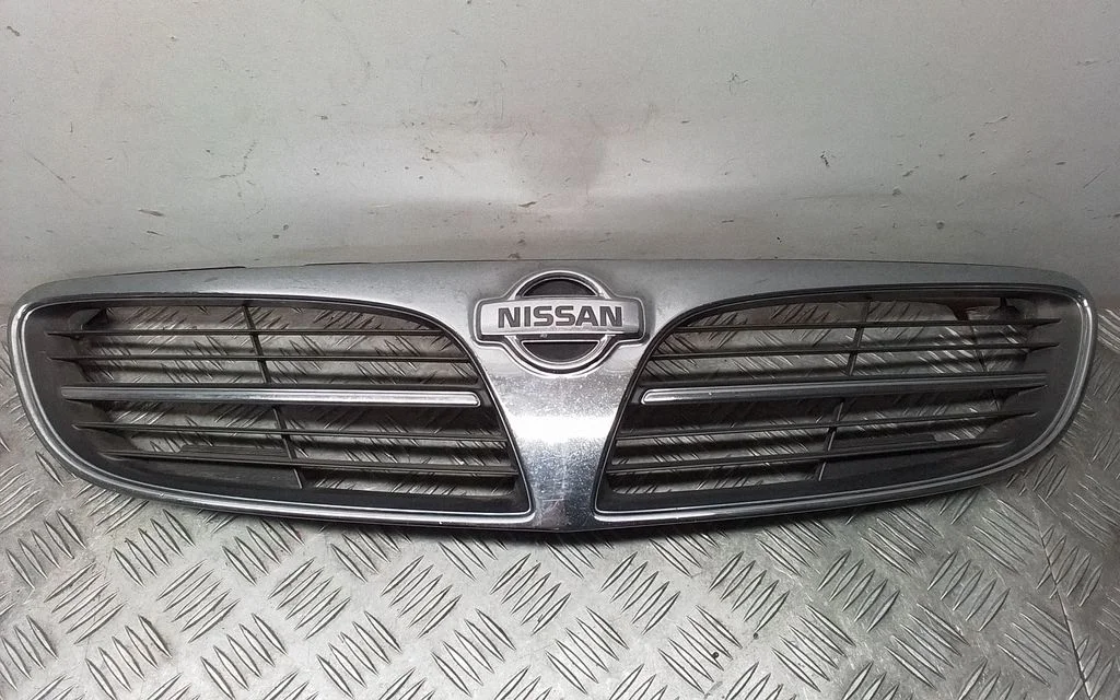 Esistange ülemine radiaatorivõre 623103Y510 – Nissan Maxima A34 (2003-2008)
