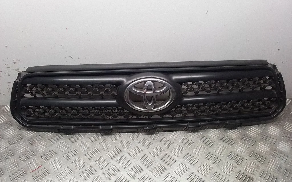 Front bumper upper radiator grill – Toyota RAV 4 (XA30) (2006-2016)