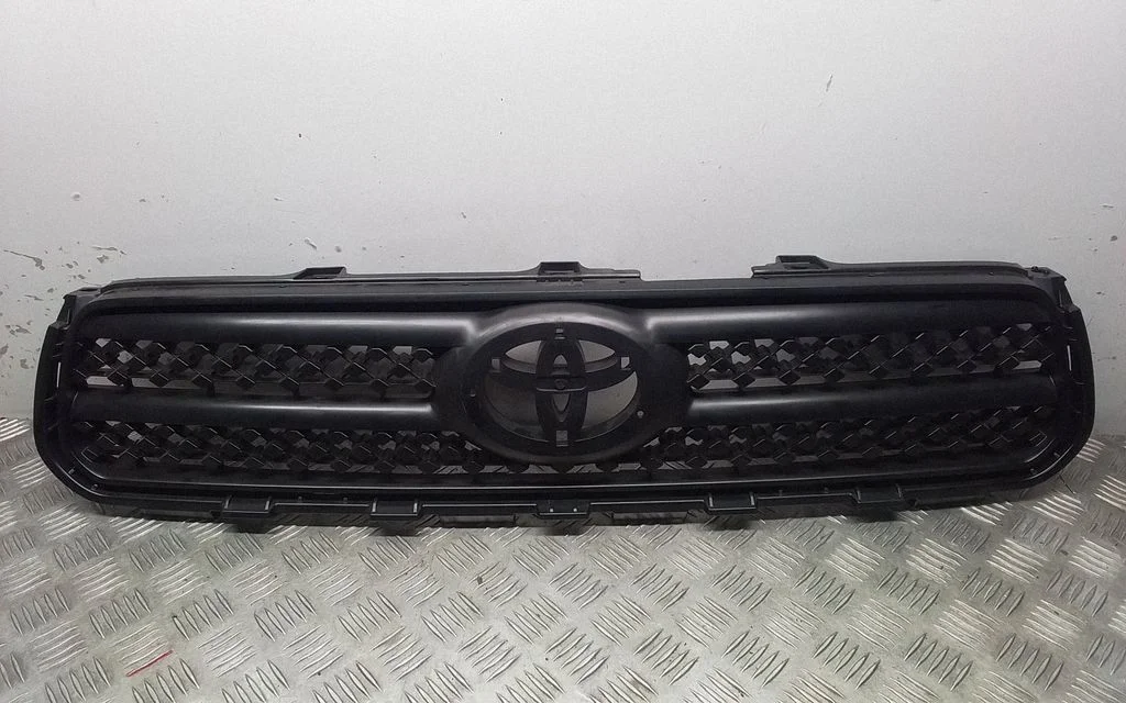 Front bumper upper radiator grill – Toyota RAV 4 (XA30) (2006-2016)