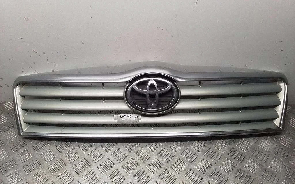 Front bumper upper radiator grill – Toyota Avensis T250 (2003-2006)