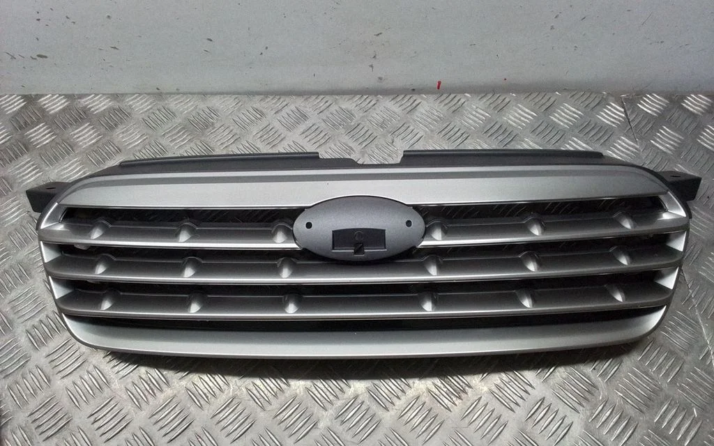 Front bumper upper radiator grill – Subaru Outback (2007-2009)