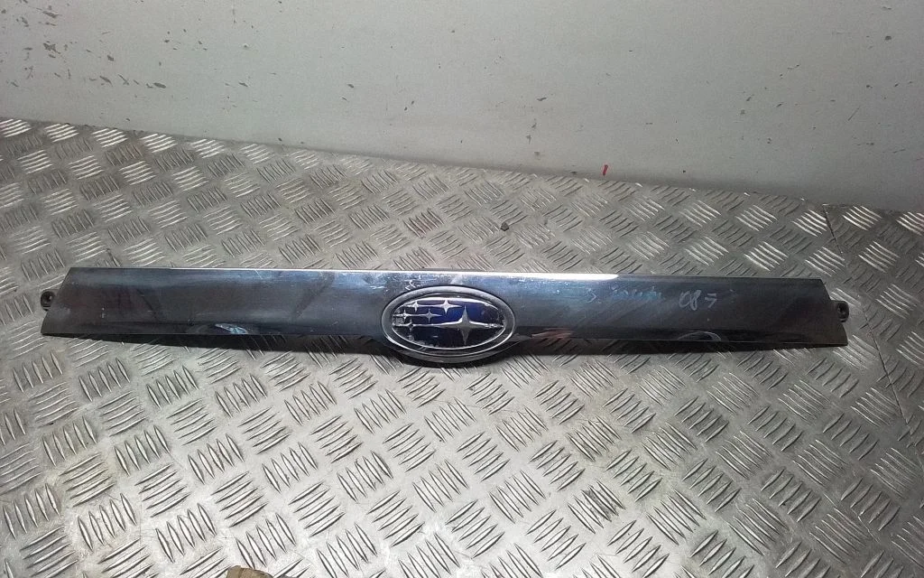 Front bumper upper radiator grill – Subaru Impreza III (2008-2011)